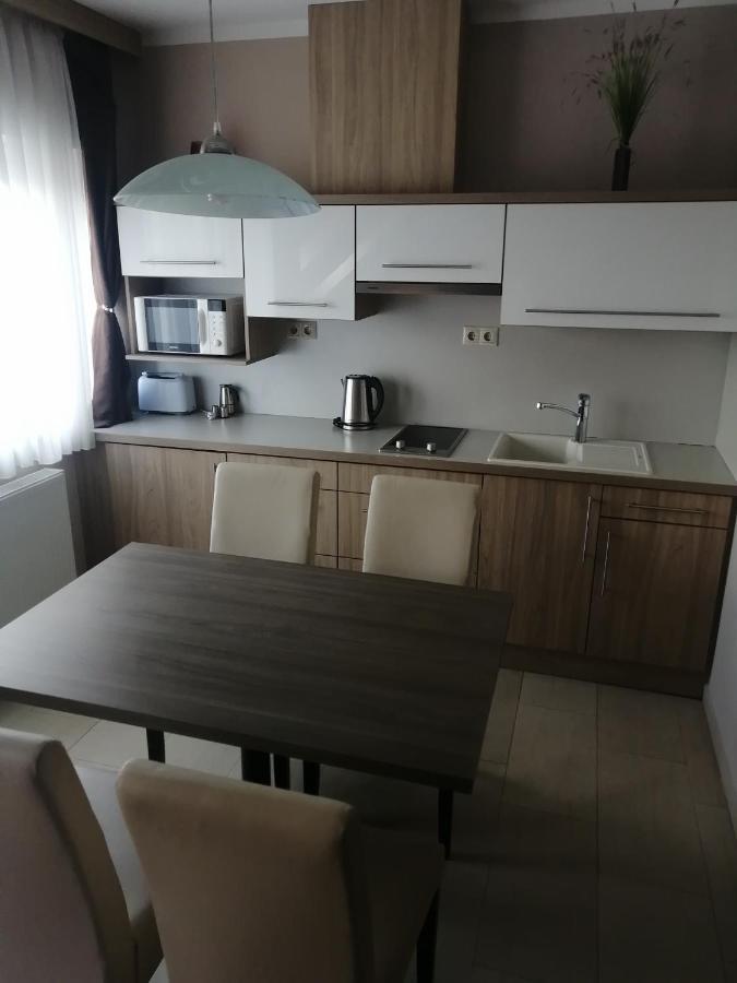 Zafirgyoengy Apartmanok Sárvár Εξωτερικό φωτογραφία