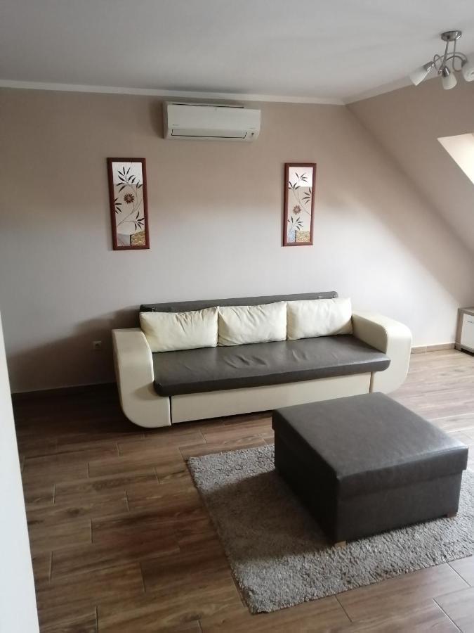 Zafirgyoengy Apartmanok Sárvár Εξωτερικό φωτογραφία