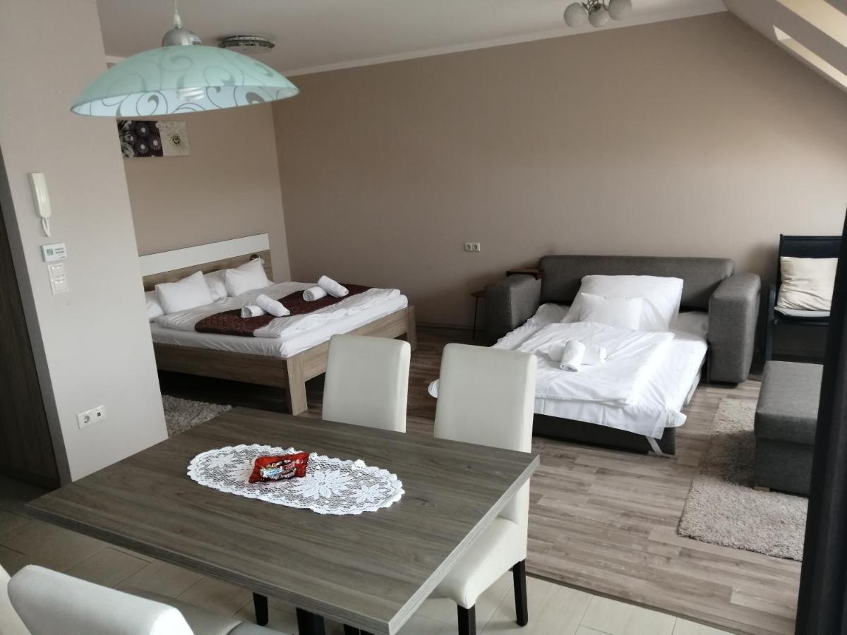 Zafirgyoengy Apartmanok Sárvár Εξωτερικό φωτογραφία